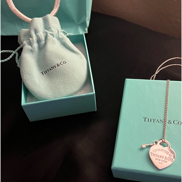 Tiffany heart necklace with tiny skeleton key. - Picture 4 of 5